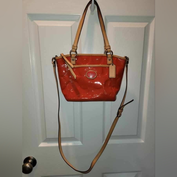 Coach patent leather crossbody/shoulder bag - Picture 4 of 16